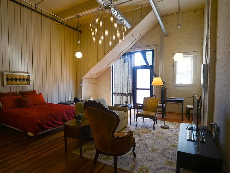 1300 Main St #102 — Photo 5