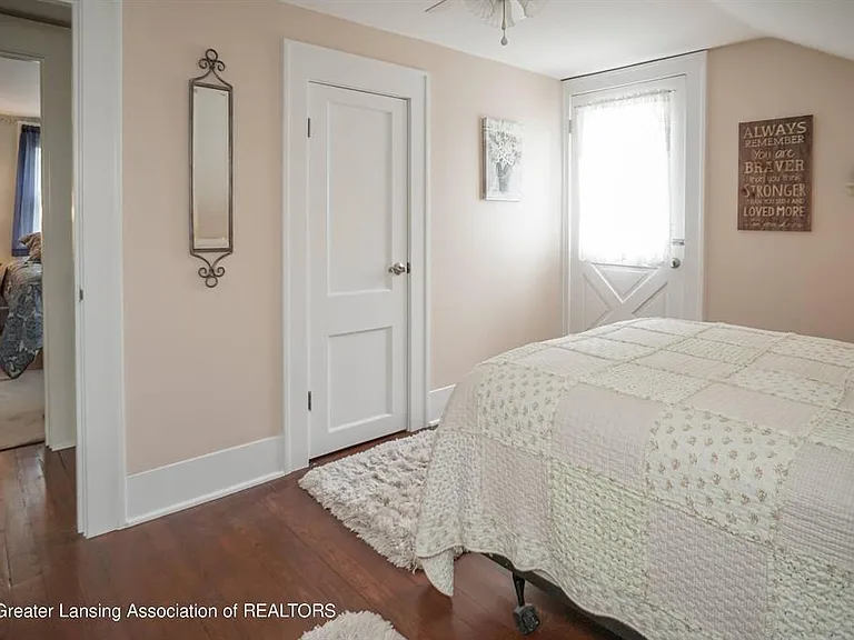1869 Chestnut St — Photo 19
