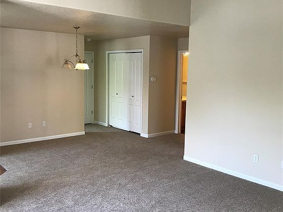 5th image of 4745 Hahns Peak Dr Unit 202