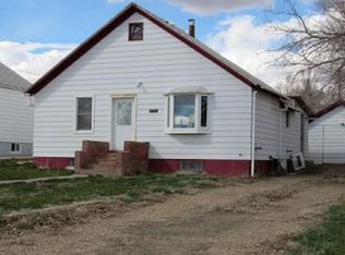 424 Garfield St, Wolf Point, MT 59201