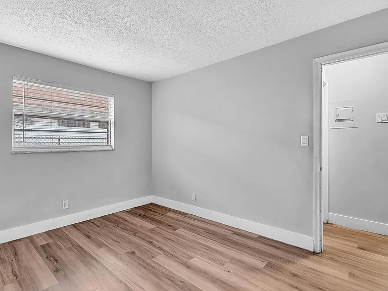 232 SE 9th Ave #2 — Photo 17