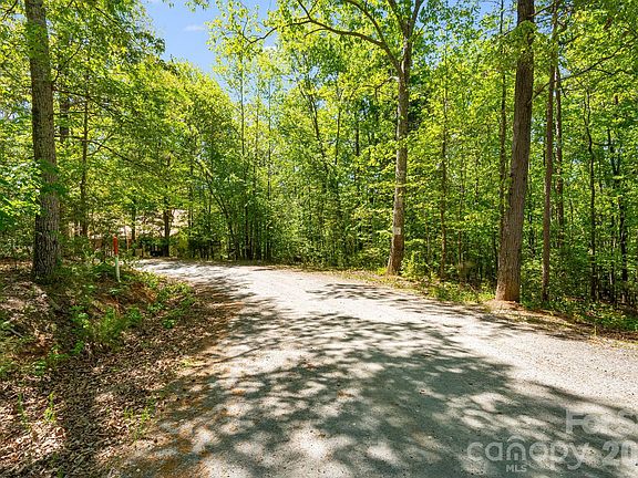 3rd image of 304 Richardson Creek Ln