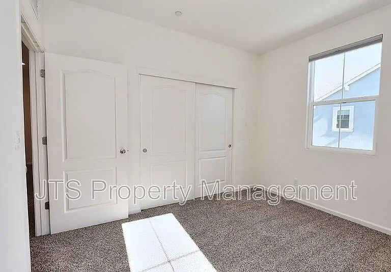 3217 Sunny Gate Ln — Photo 74