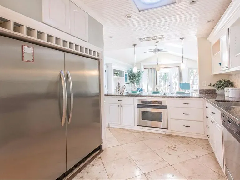 460 Rosewood Ave — Photo 10