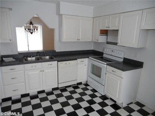 5th image of 8137 Greystone East Cir