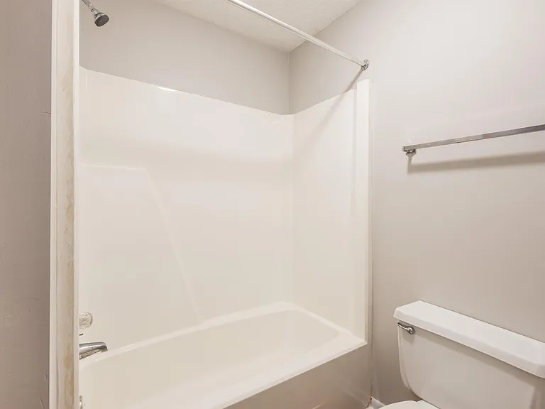 502 Cedartop Ln #B — Photo 18