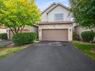 103 Fawn Ln, Elgin, IL