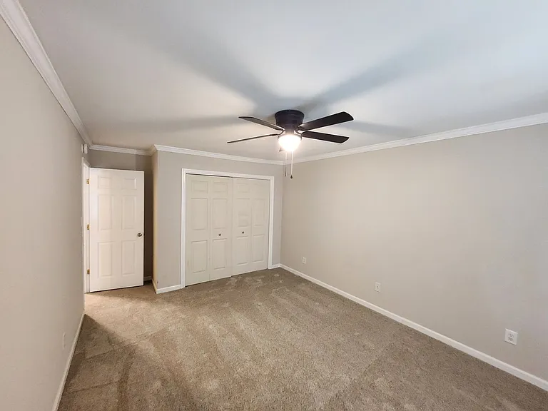 624 Crown Pointe Dr — Photo 19