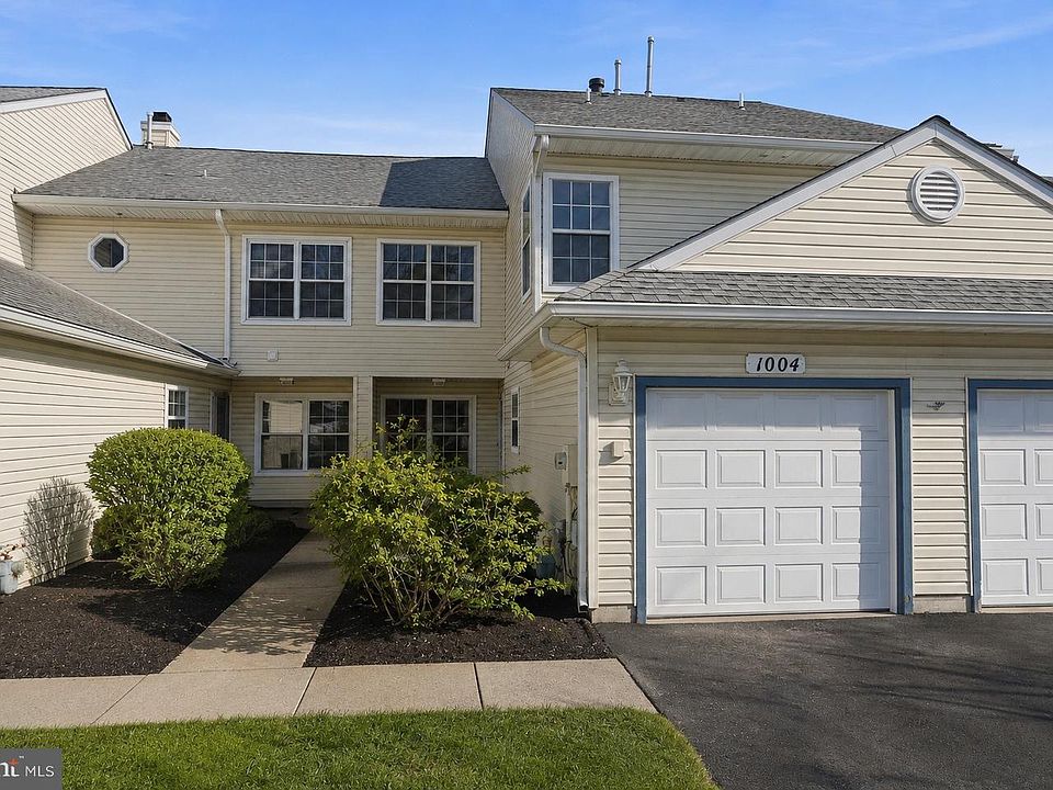 1st image of 1004 Waterford Rd