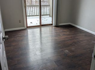 203 Trealout Dr #B-05, Fenton, MI 48430
