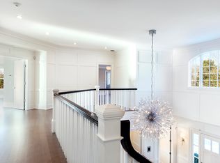 377 Cobb Rd, Water Mill, NY 11976