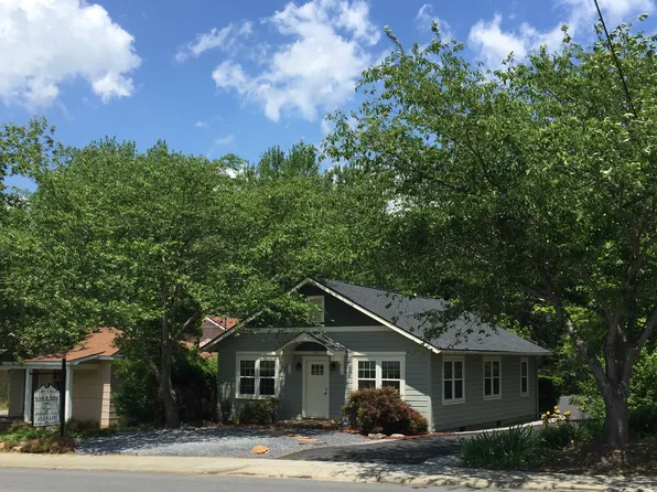 1085 N Main St, Waynesville, NC 28786