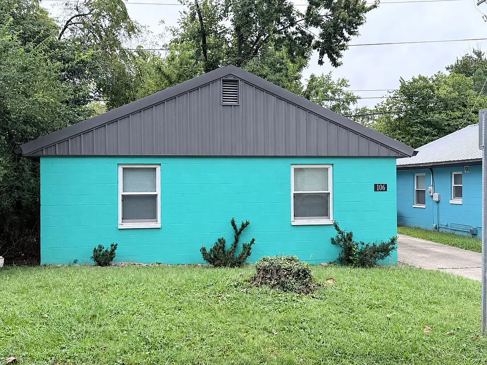 106 N Clark St