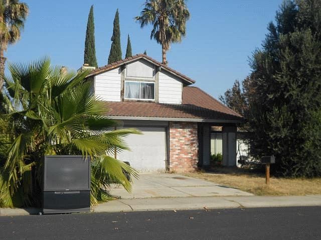 2nd image of 891 Scarlett Pl