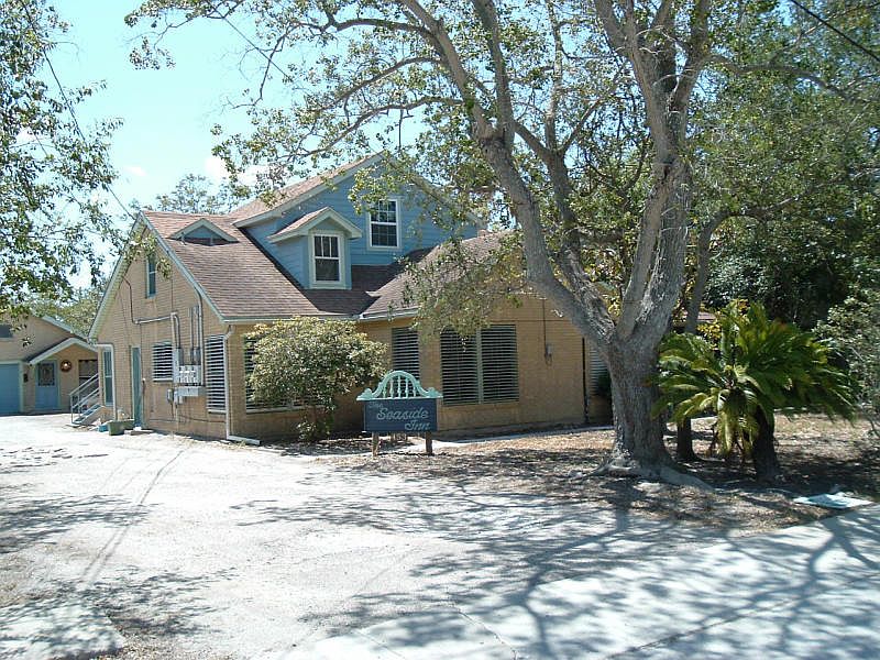 1st image of 449 Eldon Dr APT A