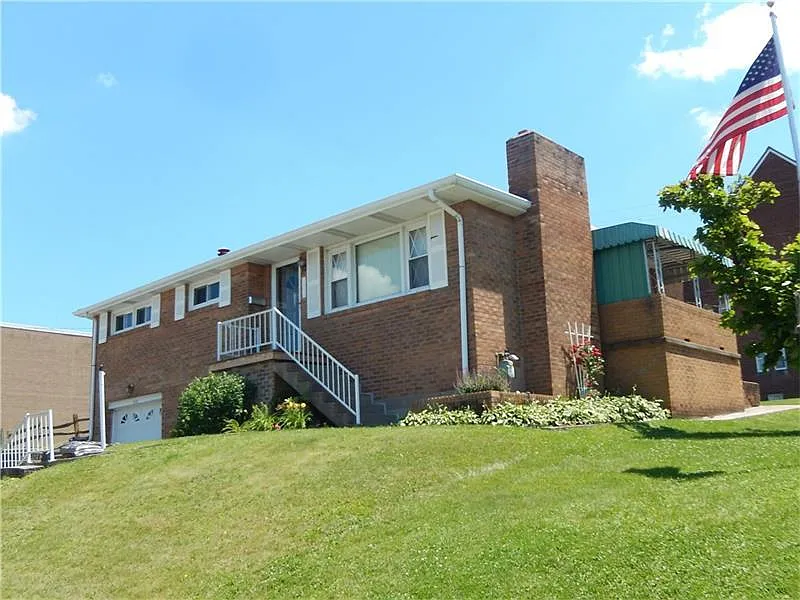 1531 Poplar St photo 1