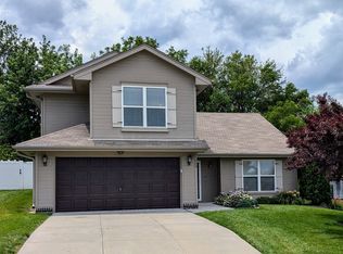 1008 Jacqueline Dr, Papillion, NE 68046