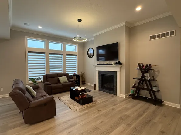 391 Village Ln, Sunbury, OH 43074