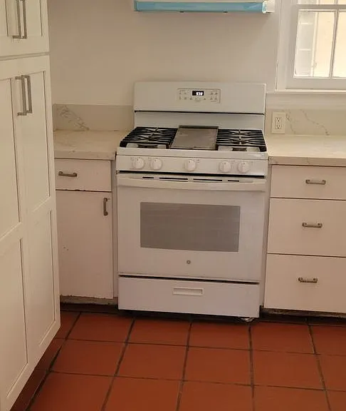 624 N Sycamore Ave — Photo 20