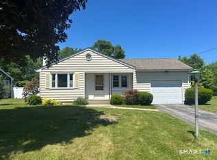 5 Maple Court, Waterford, CT 06385
