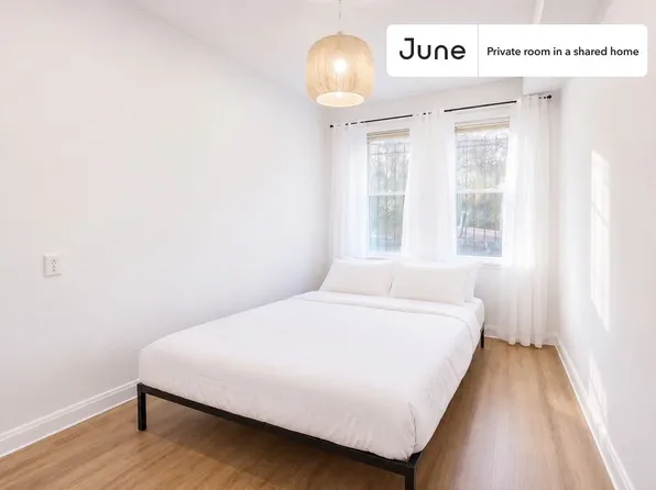 529 42nd St NE, Washington, DC