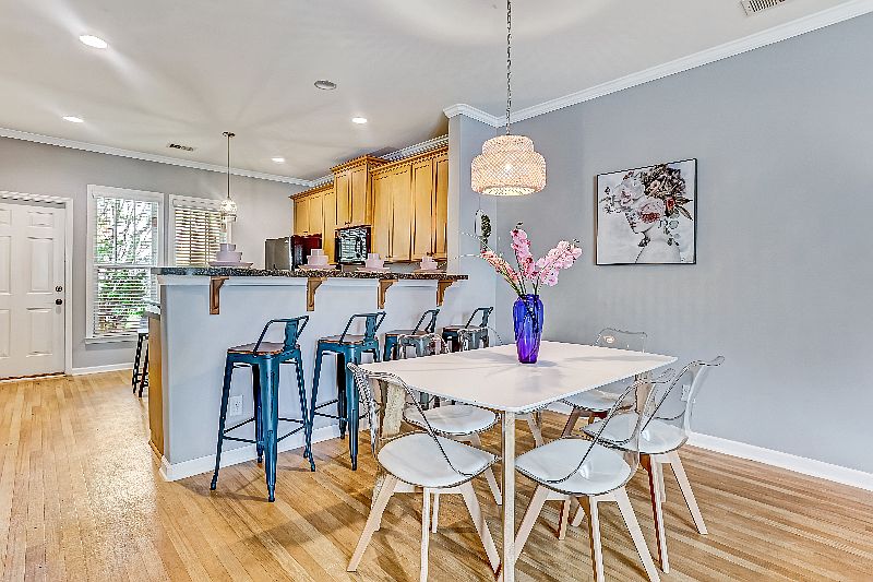 1st image of 125 Acapella Ave