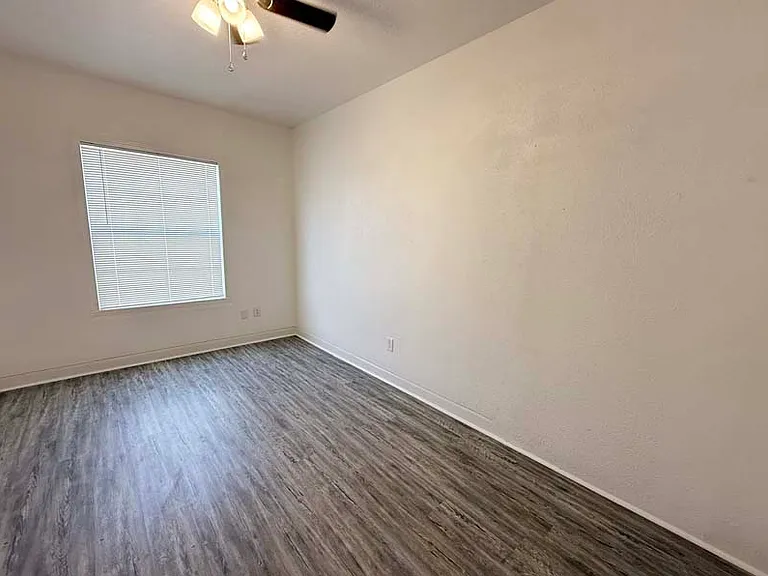 1706 Saunders St #2 — Photo 11