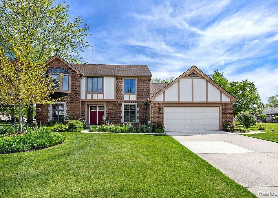 1st image of 34570 Navin Ct