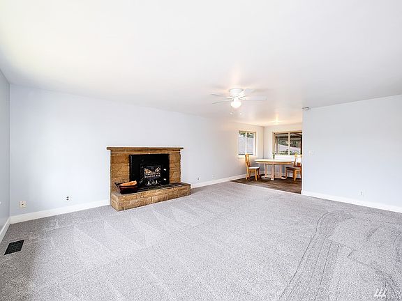 3rd image of 15617 47th Ave S