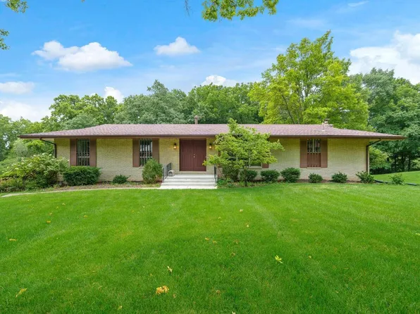 26 Ironwood Dr, Dayton, OH 45449