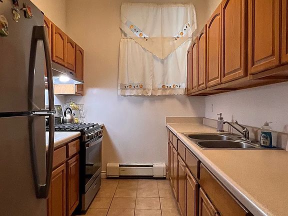 4th image of 45 Central Park N #1F