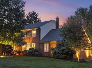 2560 Chartwell Rd, Columbus, OH 43220
