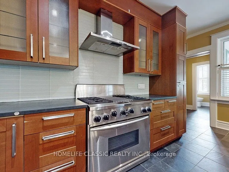 104 John St — Photo 17