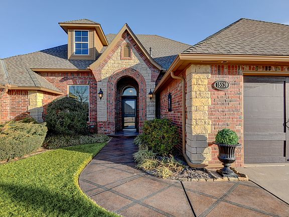 2nd image of 15520 Brook Hill Dr