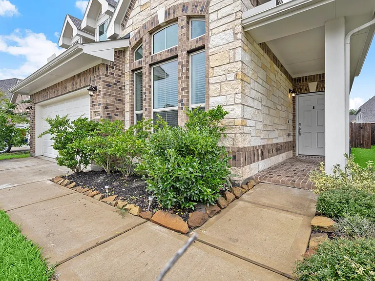 6322 Lemon Balm Ln — Photo 4