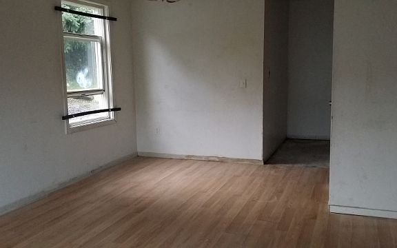 2nd image of 9920 Des Moines Memorial Dr S