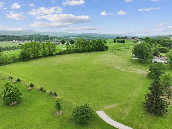 Armel Rd, Latrobe, PA 15650