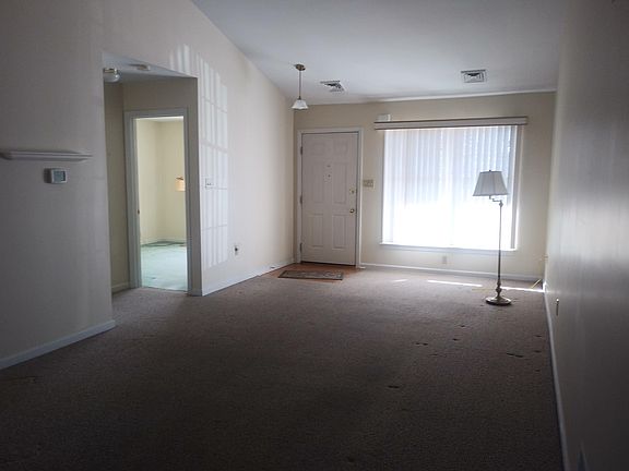 5th image of 35 Bradford St