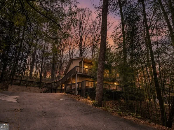5121 Heather Rd SE, Smyrna, GA 30082