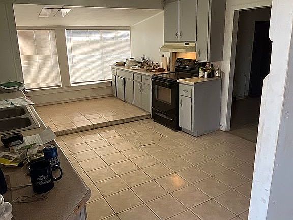 2nd image of 140 W Martin Rd