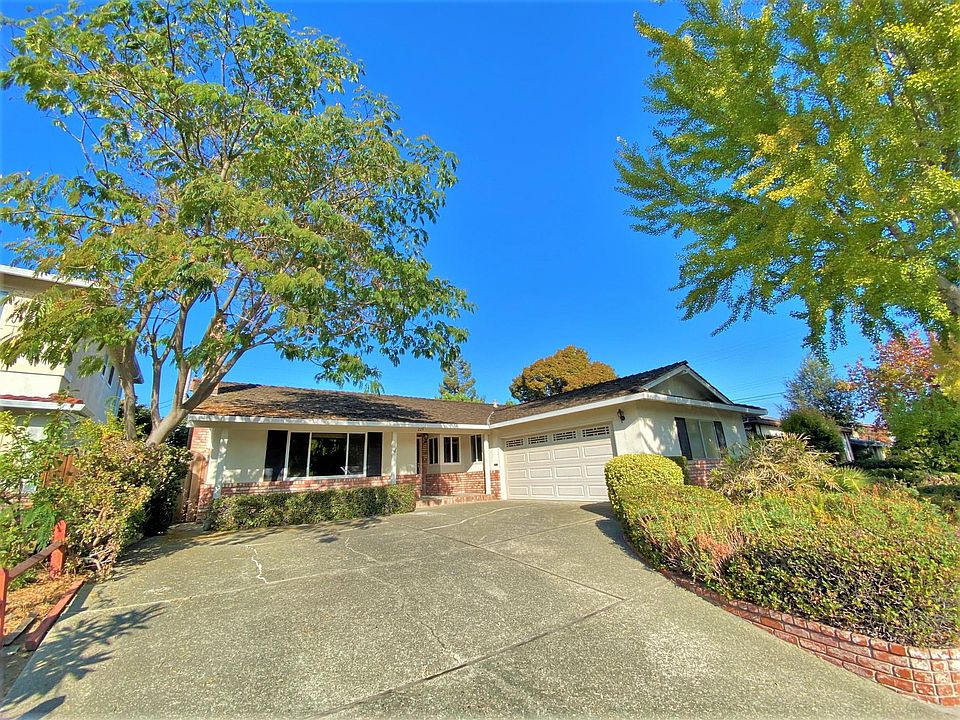 1st image of 229 Corral Ave
