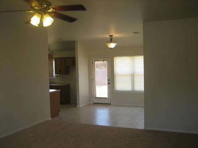 3 bed, 1248 sqft, $1,550 — Photo 3
