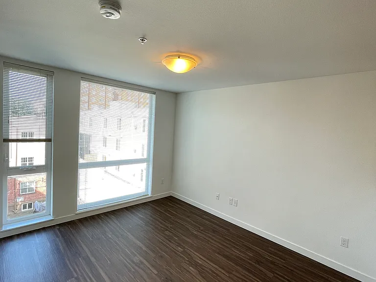 Queen Anne Flats — Photo 61