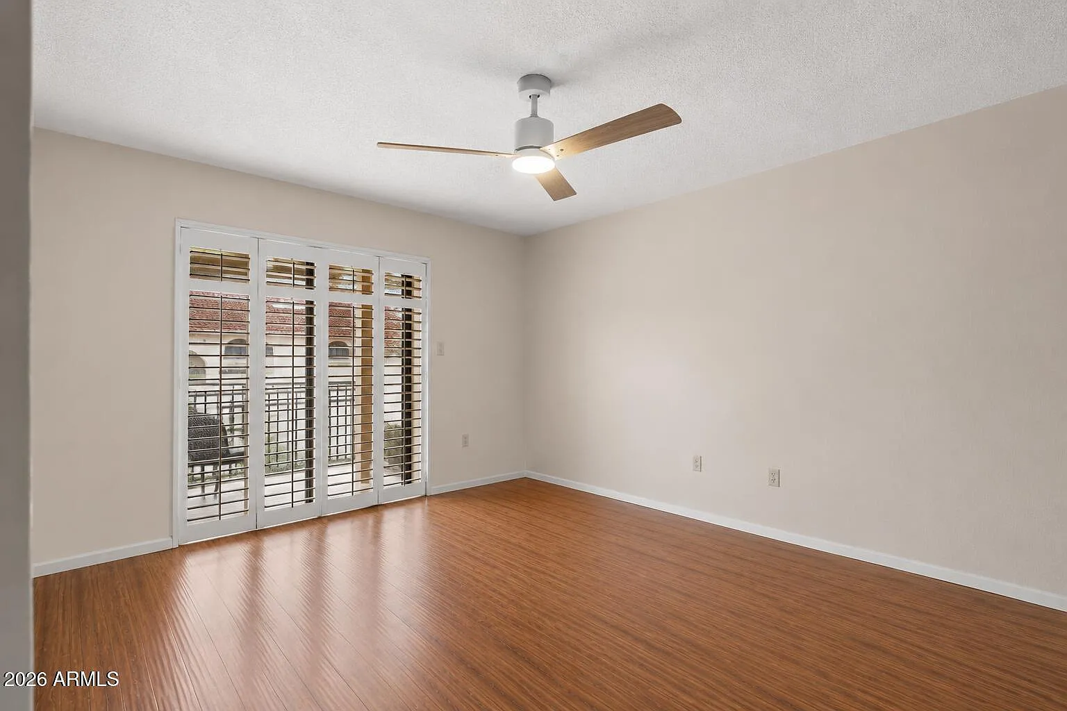 1 bed, 1.0 bath, 576 sqft, $950 — Photo 3