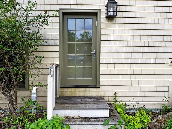 4th image of 526 Belfast Road