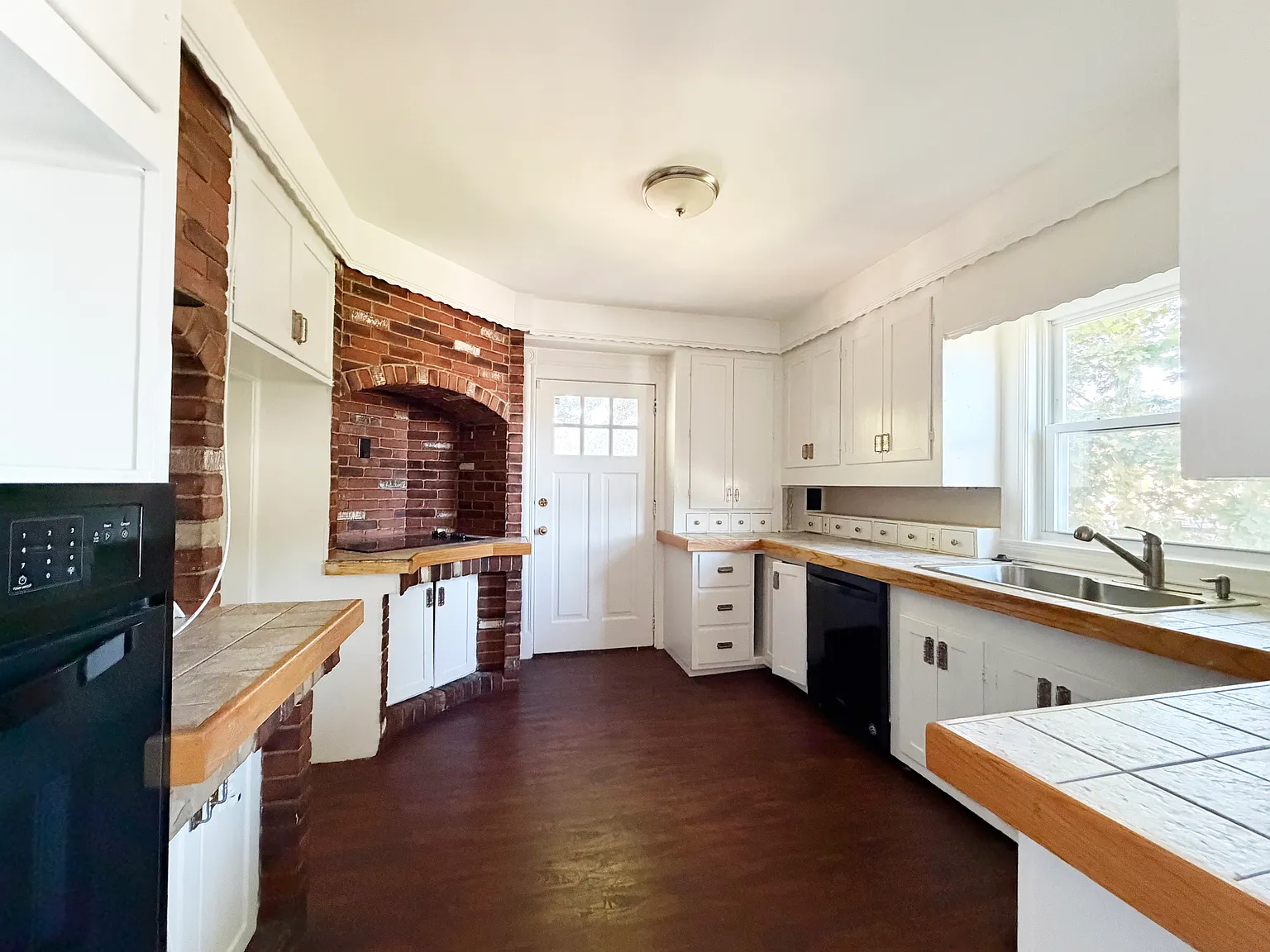 3 bed, $3,300 — Photo 3