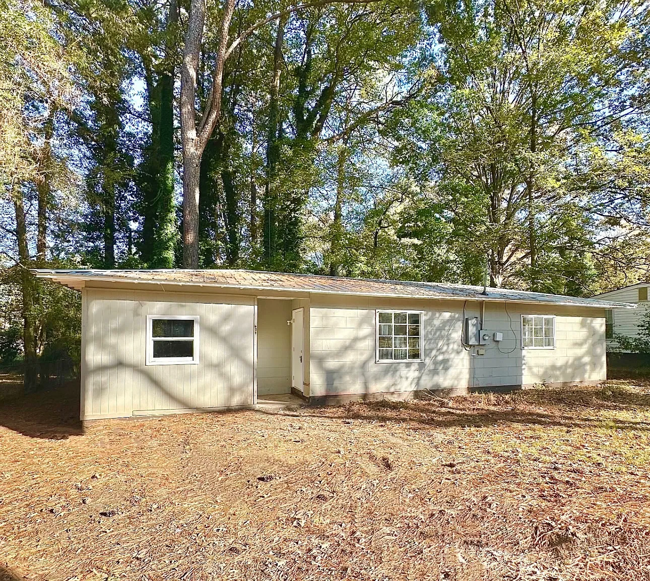 3 bed, 1044 sqft, $1,000 — Photo 1