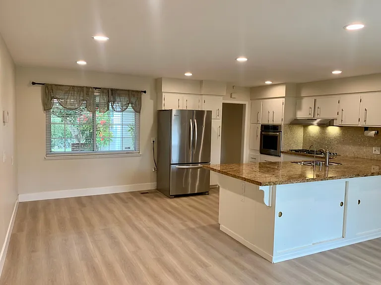 5540 Harwood Rd — Photo 8