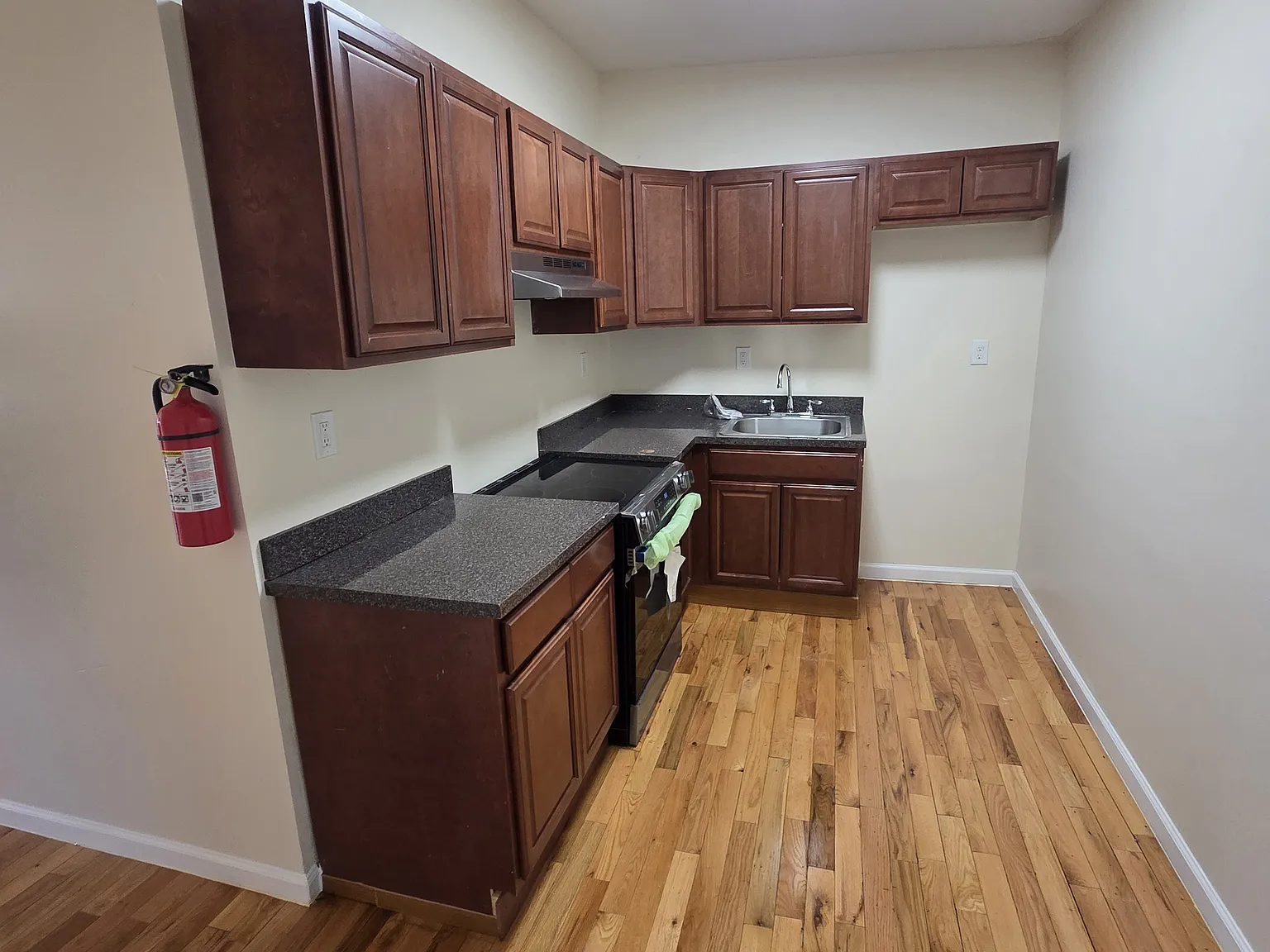 1035 Hunterdon St — Photo 1