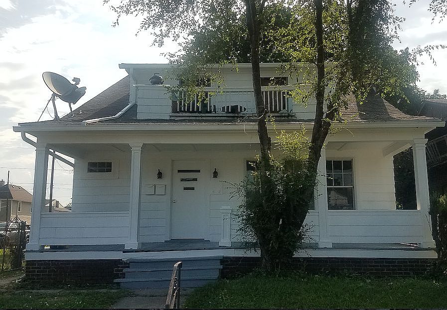 1st image of 423 Oak St